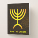 Menorah Flame Mappe<br><div class="desc">Eine digitale Darstellung der jüdischen siebenverzweigten Menorah (Hebräisch: מְ נ וֹ רָ ‎). Die siebenverzweigte Menorah, die im tragbaren Set von Moses in der Wildnis und später im Tempel in Jerusalem verwendet wird, ist seit der Antike ein Symbol des Judentums und das Emblem des modernen Staat Israel. Der Kohanim zündete...</div>