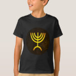 Menorah Flame T-Shirt<br><div class="desc">Eine digitale Darstellung der jüdischen siebenverzweigten Menorah (Hebräisch: מְ נ וֹ רָ ). Die siebenverzweigte Menorah, die im tragbaren Set von Moses in der Wildnis und später im Tempel in Jerusalem verwendet wird, ist seit der Antike ein Symbol des Judentums und das Emblem des modernen Staat Israel. Der Kohanim zündete...</div>