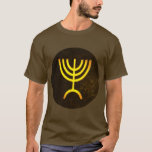 Menorah Flame T-Shirt<br><div class="desc">Eine digitale Darstellung der jüdischen siebenverzweigten Menorah (Hebräisch: מְ נ וֹ רָ ). Die siebenverzweigte Menorah, die im tragbaren Set von Moses in der Wildnis und später im Tempel in Jerusalem verwendet wird, ist seit der Antike ein Symbol des Judentums und das Emblem des modernen Staat Israel. Der Kohanim zündete...</div>