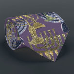 menorah jüdische Chanukka-Krawatte 2 Krawatte<br><div class="desc">menorah Krawatte 2 für Chanukka macht das perfekte Geschenk für einen jüdischen Mann mit elegantem Modegeschmack. Verfügbares gedruckt auf beiden Seiten Front und Rückseite oder einseitiges.</div>