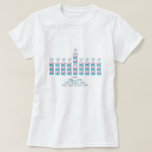 MENORAH-Rosa u. aquamarin! T-Shirt<br><div class="desc">Rosa u. aquamarines Menorah für die Feiertage wussten Sie,  dass 1 in 40 jüdischen Leuten eine genetische Veränderung trägt? Bewusstsein der rosa und aquamarinen Brust und Eierstockkrebses.   ZWINGEN Sie Logo KRAFT-Rosa und aquamarines jüdisches rosa Stern- und aquamarinestaubenlicht die Kerzen</div>
