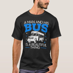 Mens a Man und sein Bus ist ein wunderschöner Bus T-Shirt