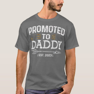 Mens befördert zu Daddy Est 2023 T-Shirt mit Crown