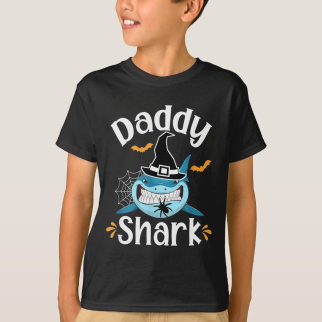 Mens Daddy Shark Funny Halloween Daddy Announcemen T-Shirt (Vorderseite)