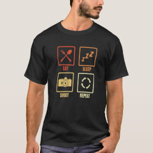 Mens Daily Routine Fotografy Fotografy Camera T-Shirt