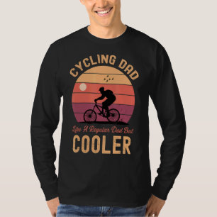 Mens fahren Vater wie ein regelmäßiger Vater, aber T-Shirt