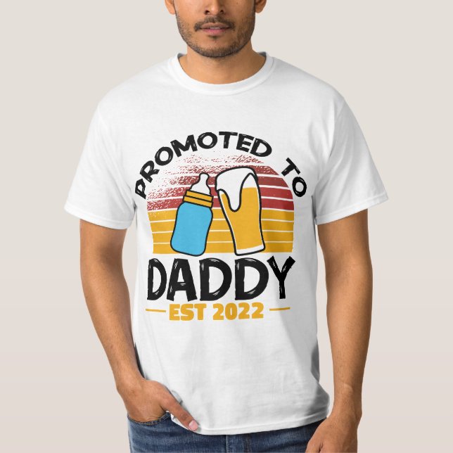 Mens First Time Dad Promoted to Daddy 2022  T-Shirt (Vorderseite)