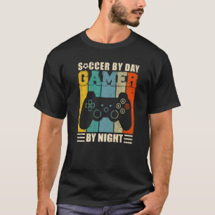 Mens Gaming Sarcasm Retro Soccer by Day Gamer von T-Shirt