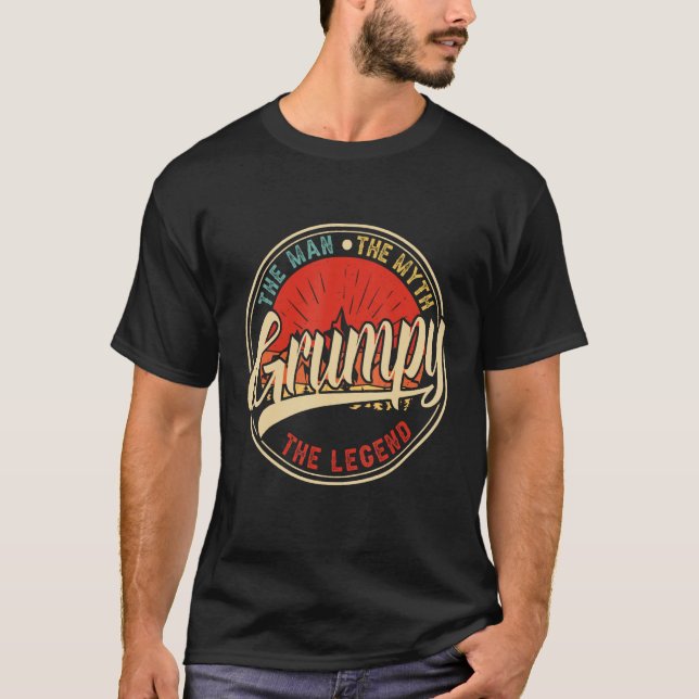 Mens Grumpy Der Mann der Mythos der Legende lustig T-Shirt (Vorderseite)