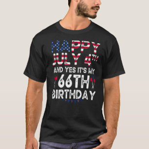 Mens Happy 4 Juli und ja, es ist mein 66. Geburtst T-Shirt
