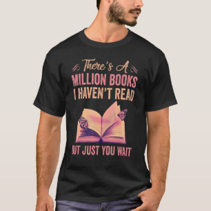 Mens hat eine Million Bücher gelesen, aber nur T-Shirt