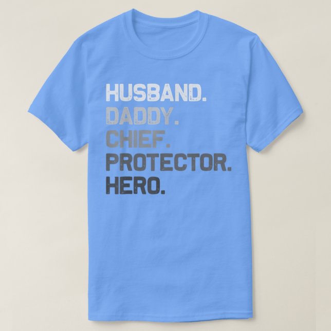 Mens Husband Daddy CHIEF Protector Hero Funny Fath T-Shirt (Design vorne)