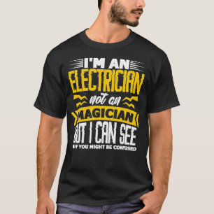 Mens ist ein Elektror, kein Zauberer, der sich in T-Shirt