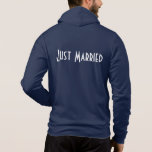 Mens Just Married Hoodie<br><div class="desc">Dieses weiche Zip-Hoodie von Bella ist für den Bräutigam zum Entspannen in Navy mit einem Just Married Text auf der Rückseite. Passen Sie dieses Objekt an oder kaufen Sie, wie es ist.</div>