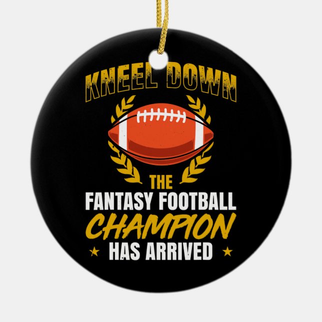 Mens Kneel nieder Fantasy Football Champion hat Keramik Ornament (Vorne)