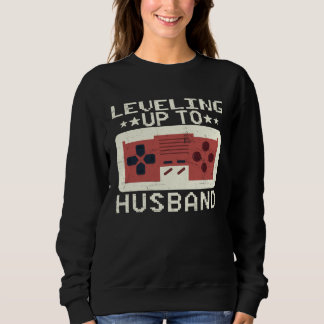 Mens Leveling Up to Husband Bachelor Party Gamer E Sweatshirt