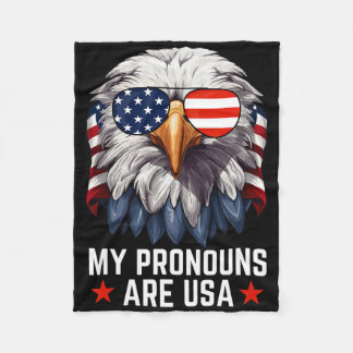 Mens meine Pronomen sind der sonnige Adler der USA Fleecedecke