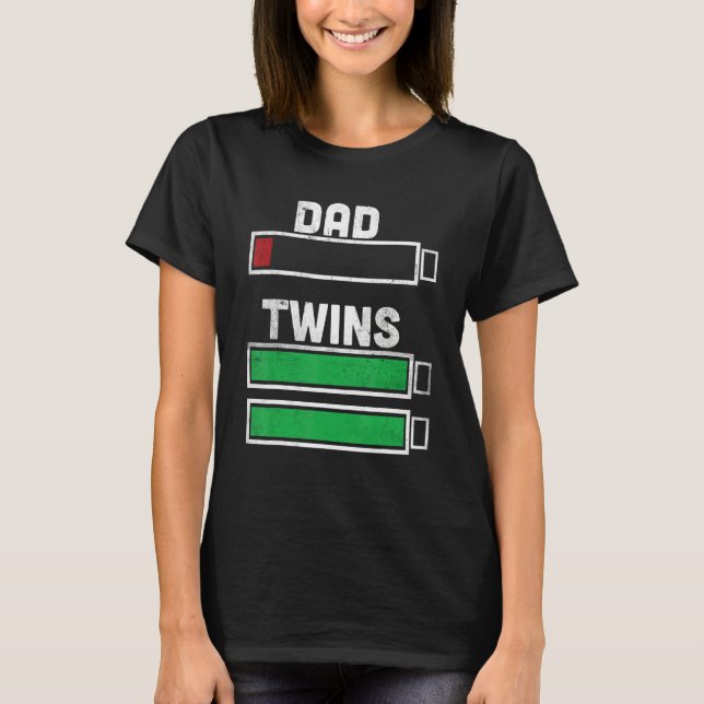 Mens Mens Tired Twin Dad Low Battery Funny Dad of  T-Shirt (Vorderseite)