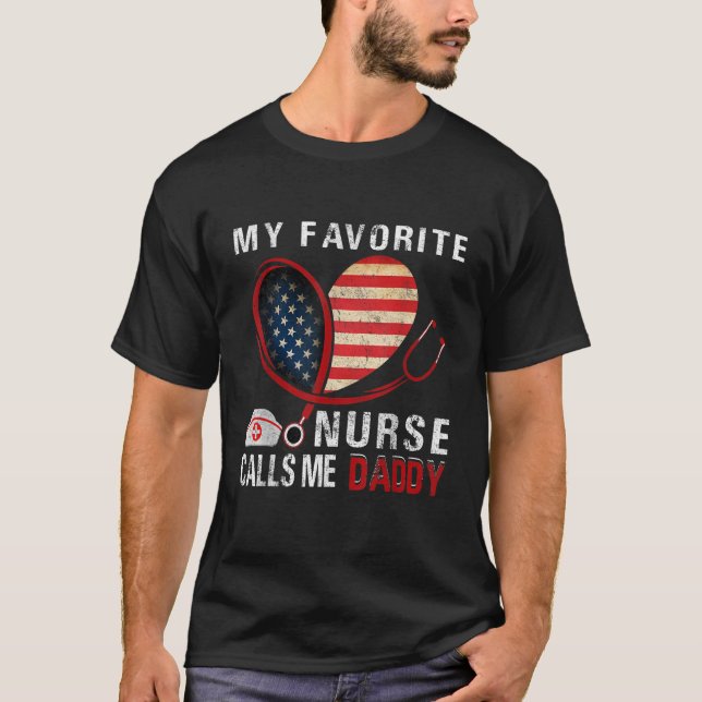 Mens My Lieblings-Krankenschwester nennt mich Dadd T-Shirt (Vorderseite)