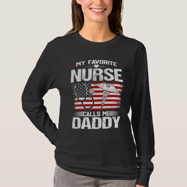 Mens My Lieblings-Krankenschwester nennt mich Dadd T-Shirt (Vorderseite)