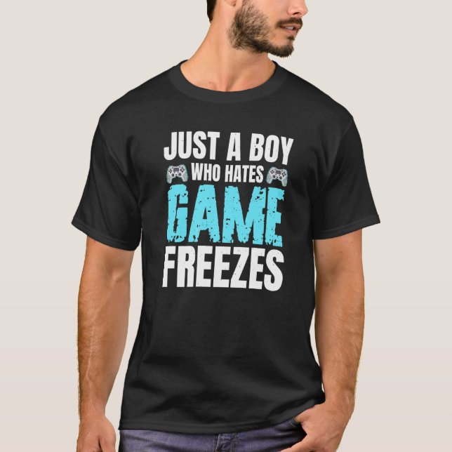 Mens nur ein Junge, der das Spiel hasst Freezes An T-Shirt (Vorderseite)