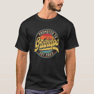 Mens Promoted To Grandpa Est 2023 New Dad Baby Pa T-Shirt