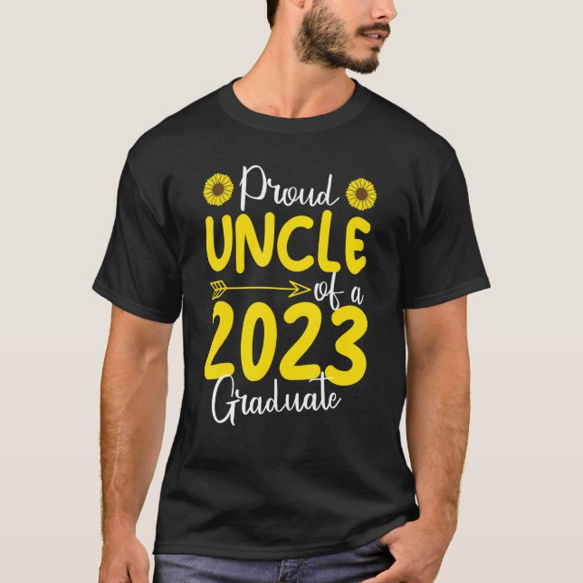 MENS PROUD UNCLE OF A 2023 GRADUATE FAM T-Shirt (Vorderseite)