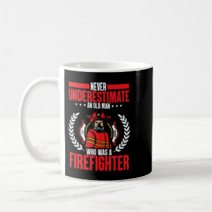 Mens Remüde unterschätzt nie einen alten Mann, d Kaffeetasse