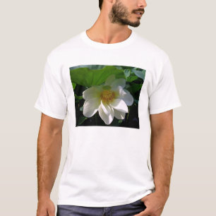 Mens T Shirt mit zarter weißer Lotus-Blume