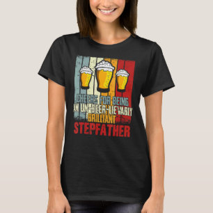 Mens trinken Beifall, um ein Bier zu sein. T-Shirt