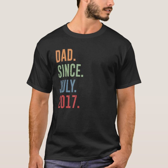 Mens-Vater seit Juli 2017 T-Shirt (Vorderseite)