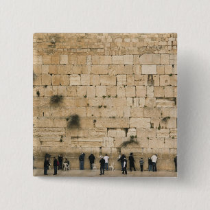 Menschen beten an der Klagemauer Button