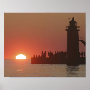 Menschen Leuchtturm Sonnenuntergang Silhouette im  Poster