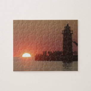 Menschen Leuchtturm Sonnenuntergang Silhouette im Puzzle