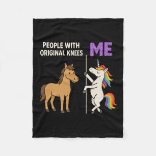 Menschen mit originellen Knien und mir Einhorn pr Fleecedecke