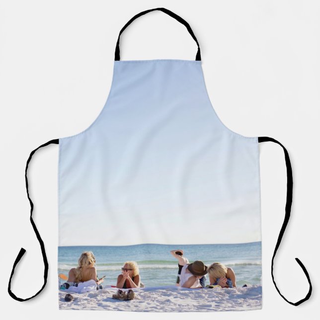Menschen mit weißem Sand am Strand Schürze (Vorderseite)