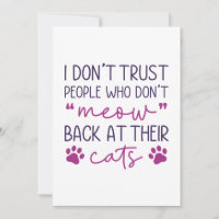 Meow an ihren Katzen