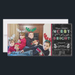 Meran n Bright Holidays Modernes Foto Weihnachten<br><div class="desc">COLOR PALETTE: Schwarz, Aqua-Schieferblau, Limon, smaragdgrün, rot und weiß DESIGN COLLECTION: Farbenfrohe, moderne Merry & Bright Themed, Chalkboard Doodle Art, grafische Skripte Stil fotografische Familie Portrait Weihnachtskarten. Der Text im Typografie-Stil lautet: "Wünschen Sie einen angenehmen und hellen Urlaub!" mit Raum für Sie, um die Karte mit Ihrem Familiennamen, individuellen Namen...</div>