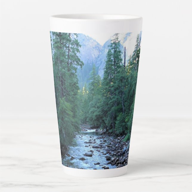 Merced River by Happy Isles, Yosemite, CA Milchtasse (Vorderseite)