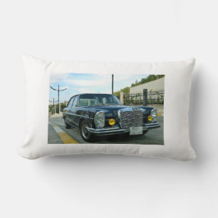 Mercedes-Benz ist eine deutsche Luxusautomarke Lendenkissen