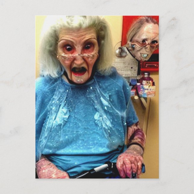 Merkwürdige bizarre verängstigte Oma Postkarte (Vorderseite)