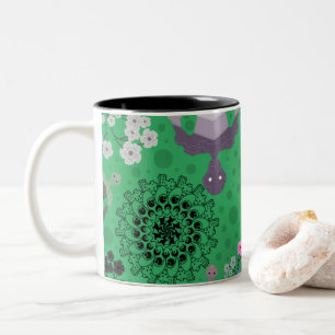 Merkwürdige Blume und Robotermuster Zweifarbige Tasse