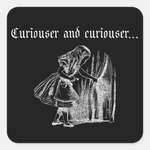 Merkwürdiger und merkwürdiger Alice mit Schlüssel Quadratischer Aufkleber