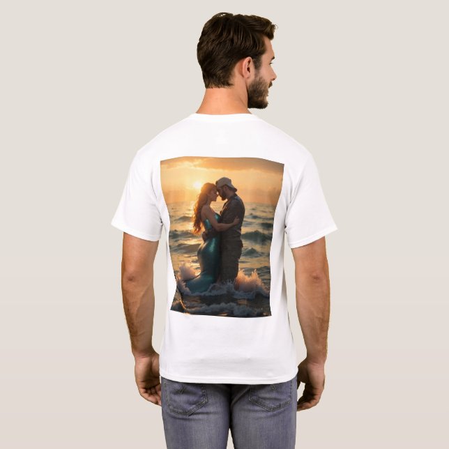Mermaid_meets_man_in_beautiful_ocean T-Shirt (Schwarz voll)