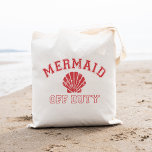 Mermaid Off Duty Distressed Vintag Tragetasche<br><div class="desc">Lassen Sie Ihren Schwanz mit unserer niedlichen Meerjungfrau-Tasche für einen weiteren Tag weg! Unsere sommerliche Tasche ist perfekt für Ihre Strandessentials und lasse jedem zu wissen,  dass Ihre Verlagerung vorbei ist. Das Vintage Design in "Mermaid Off Duty" im roten Kollegialstil mit einer ansprechenden Abbildung.</div>