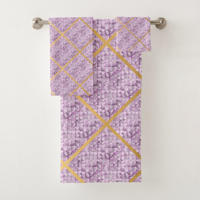 MERMAID SCALE LILA PATTERBADEZIMMER TOWEL SET (Insitu)