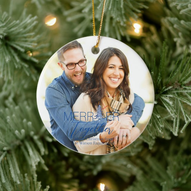 Merrier Together Script Pagoda Blue Christmas Keramik Ornament (Baum)