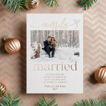 Merrily Married Newlywed Christmas Folien Feiertagskarte<br><div class="desc">This Merrily Married Foil Holiday Card is the perfect card to send your holiday wishes to everyone after your special day. Share your first Christmas as a married couple with those you love most! Share two very special photos and a personalized note to family and friends in celebration of celebrating...</div>