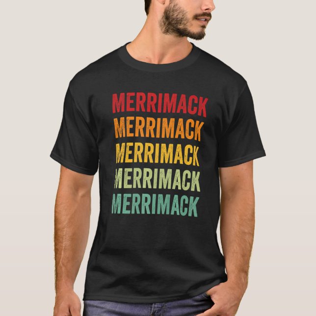 Merrimack County New Hampshire Rainbow Text T-Shirt (Vorderseite)
