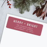 Merry and Bright Berry Vintage Rose Christmas<br><div class="desc">Ein stilvolles,  modernes Retourenadressen-Label mit einem fett gedruckten Typografie-Zitat "Merry   Bright" in Weiß mit einer Rose Himbeere dusky Beerry rosa Farbe. Der Gruß und der Name können leicht für eine persönliche Touch angepasst werden. Ein trendiges,  minimalistisches und zeitgenössisches Weihnachtsdesign,  das sich in dieser Urlaubssaison auszeichnet! #christmas #merryandbright #return</div>
